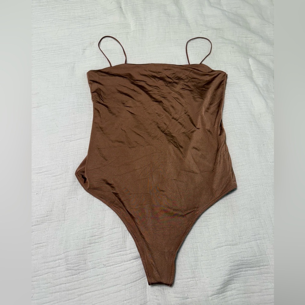 Abercrombie & Fitch light brown/dark tan shimmery bodysuit. Size L